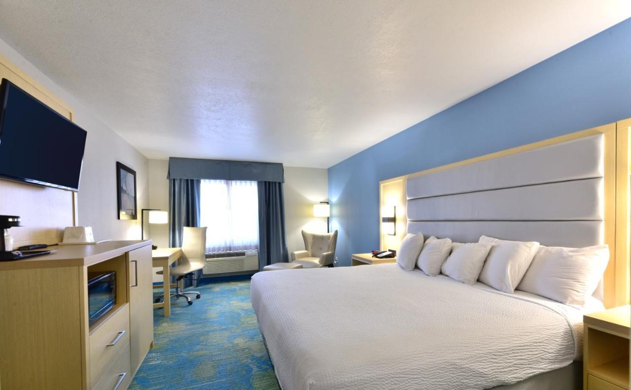 Days Inn By Wyndham Springville Eksteriør billede