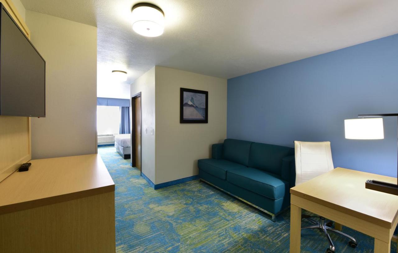 Days Inn By Wyndham Springville Eksteriør billede