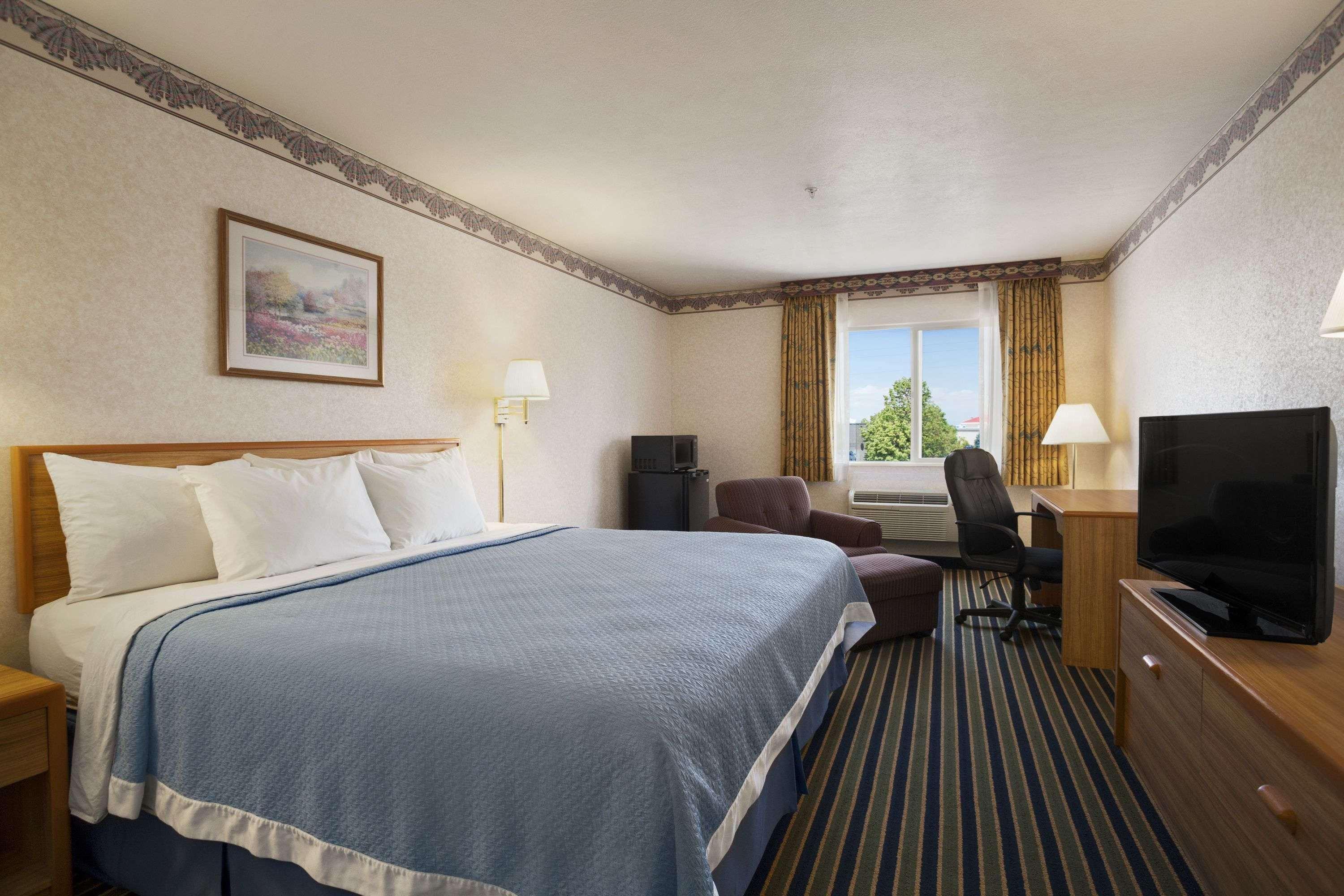 Days Inn By Wyndham Springville Eksteriør billede