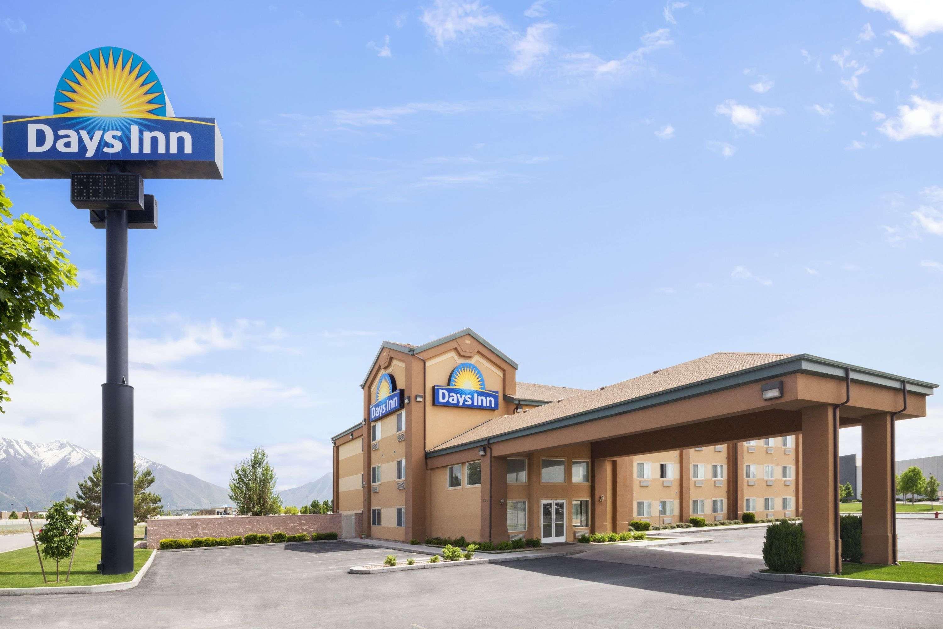 Days Inn By Wyndham Springville Eksteriør billede