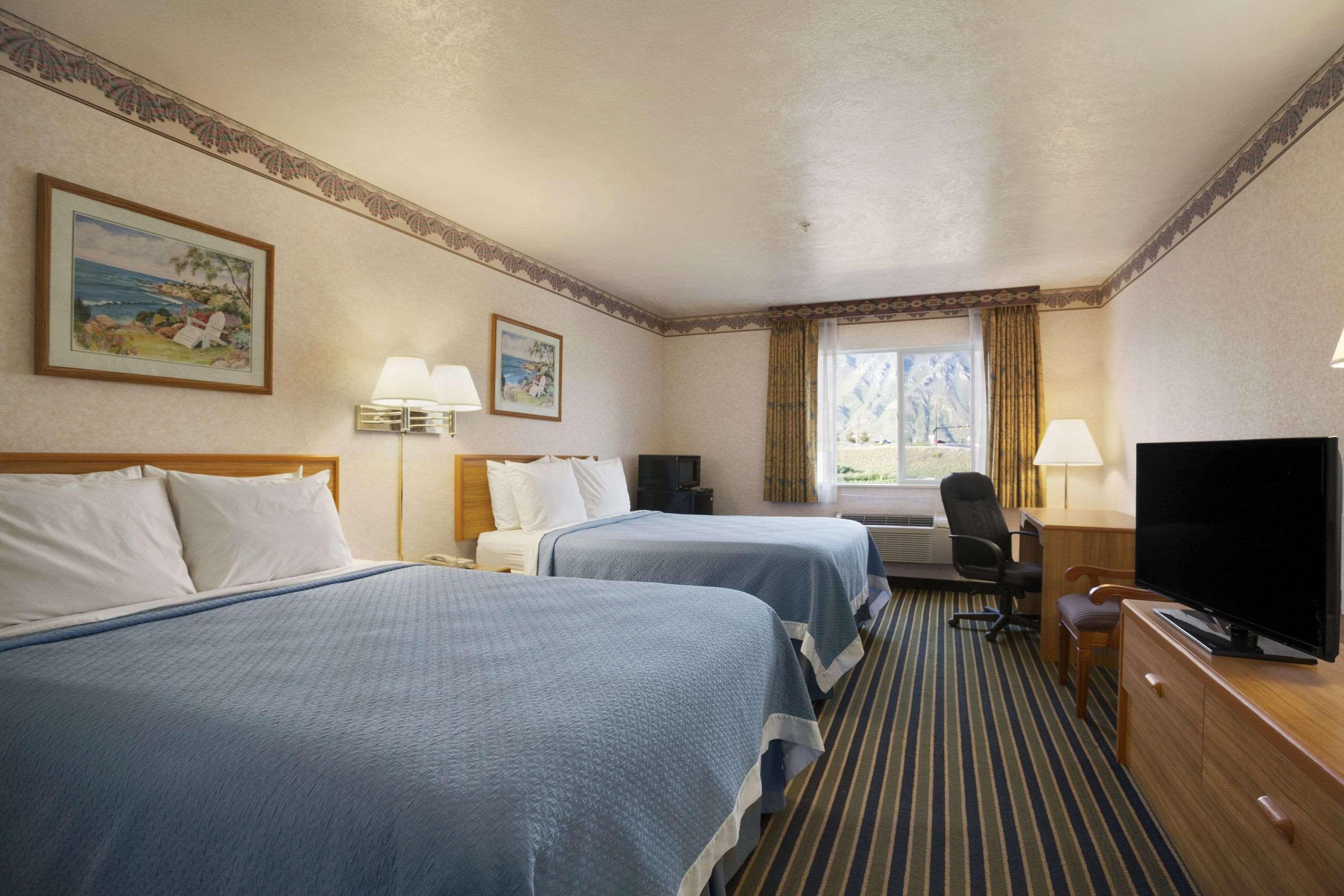 Days Inn By Wyndham Springville Eksteriør billede