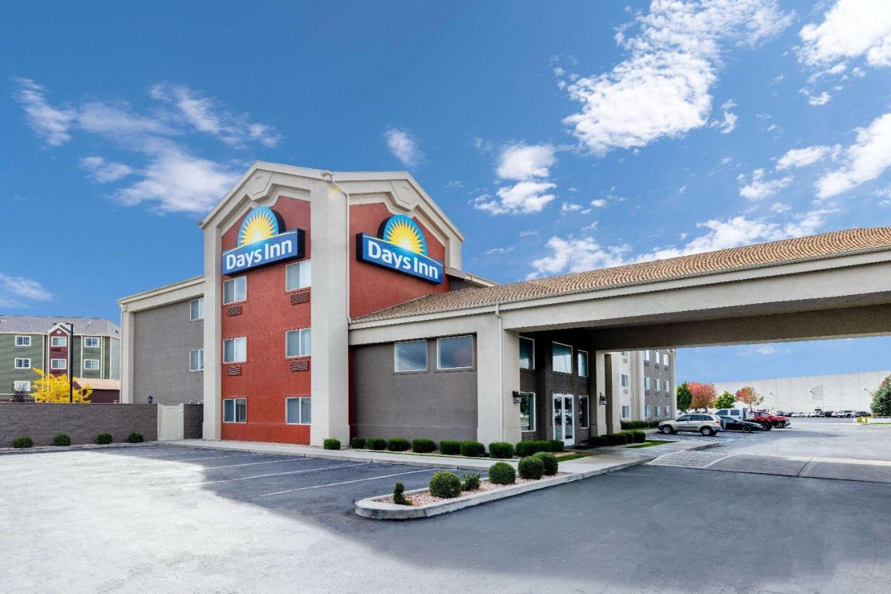 Days Inn By Wyndham Springville Eksteriør billede