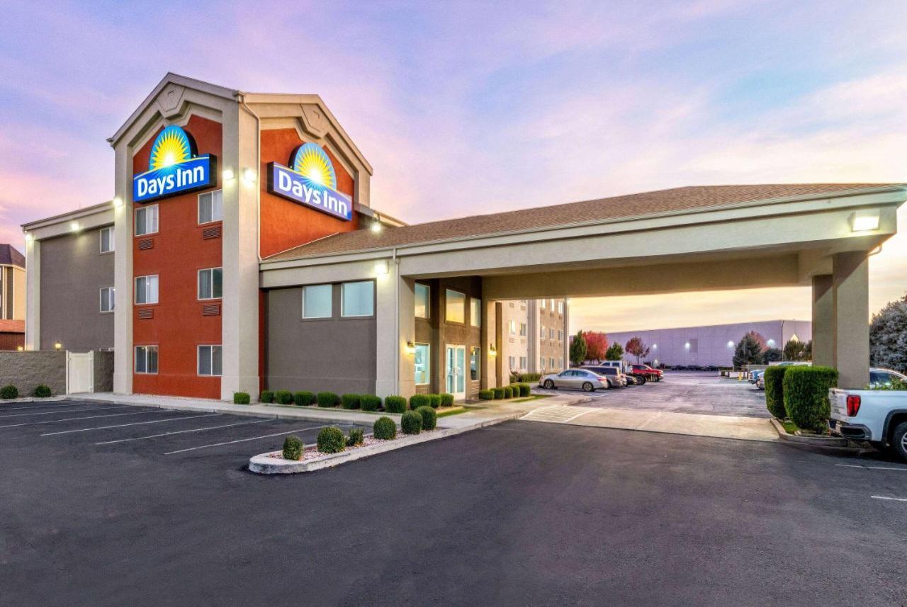 Days Inn By Wyndham Springville Eksteriør billede