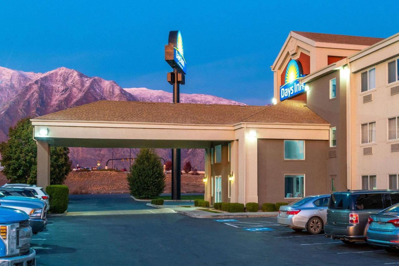 Days Inn By Wyndham Springville Eksteriør billede
