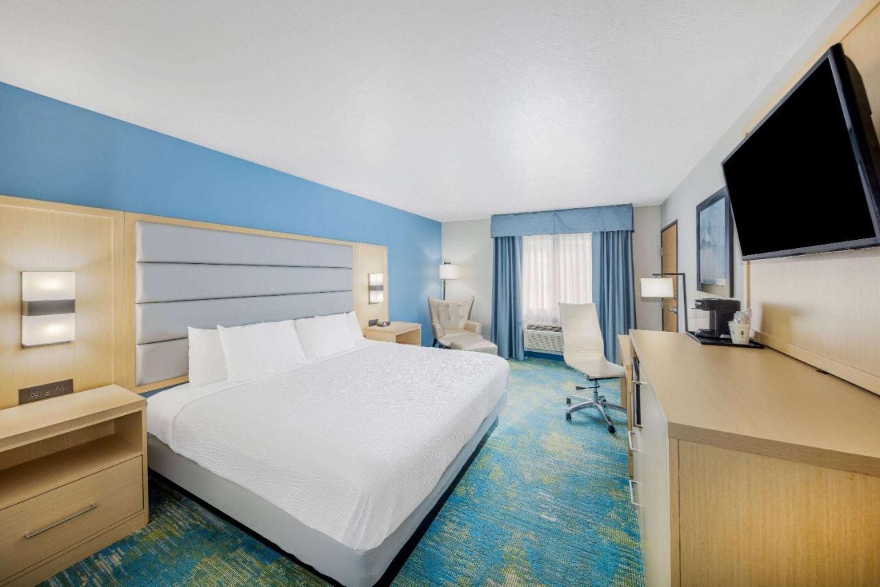 Days Inn By Wyndham Springville Eksteriør billede