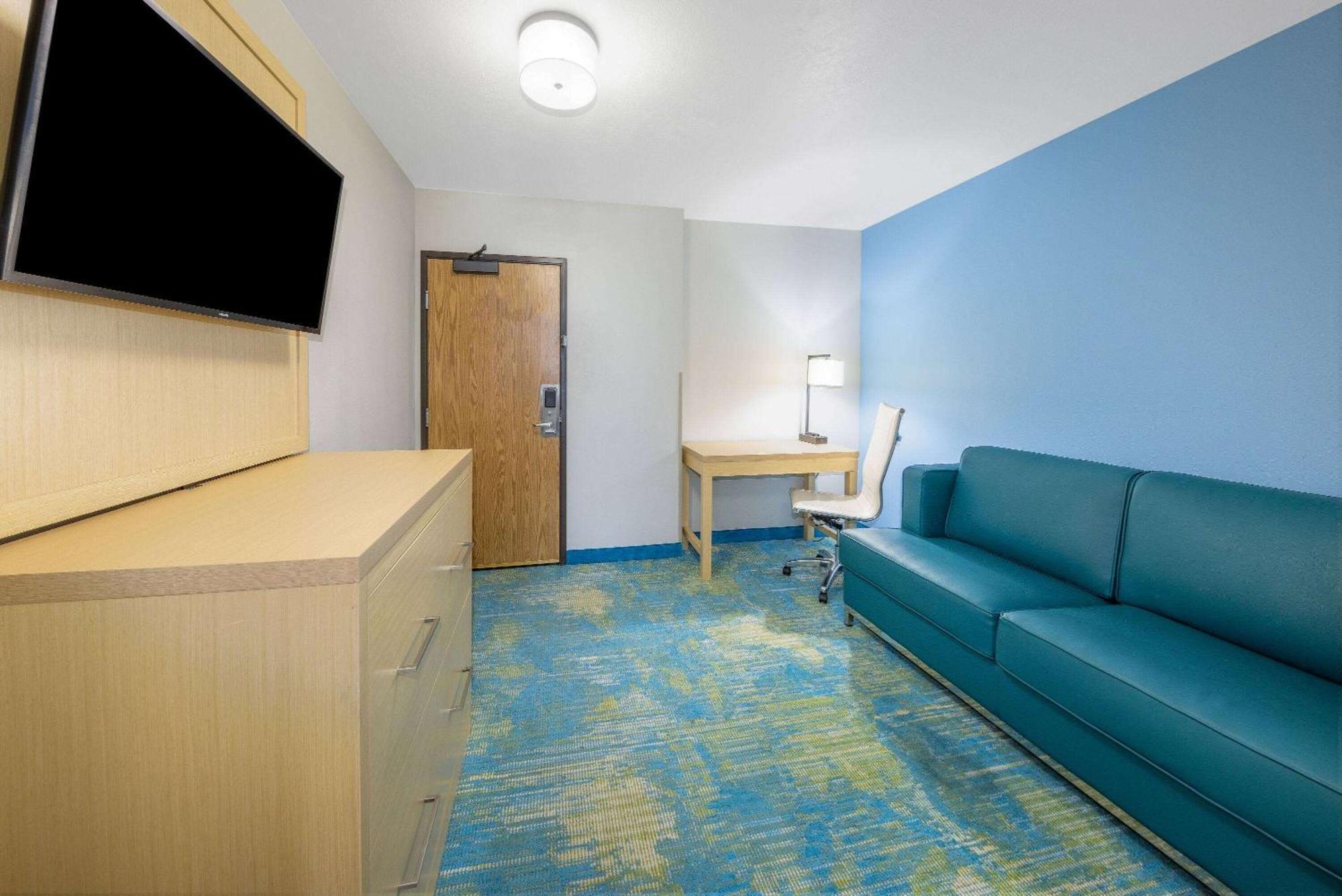 Days Inn By Wyndham Springville Eksteriør billede