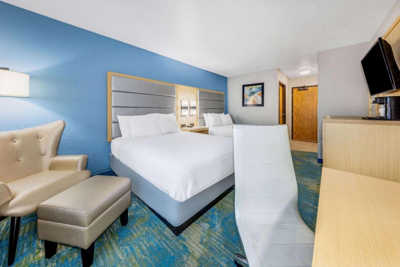 Days Inn By Wyndham Springville Eksteriør billede