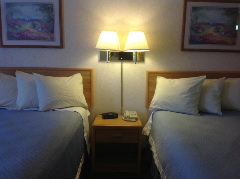 Days Inn By Wyndham Springville Eksteriør billede